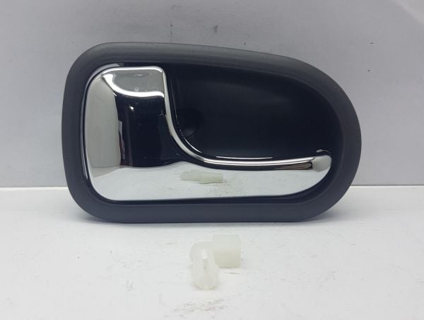 Kapı Kolu 626 Ön İç Sol 1992-1997/323 1995- Gri/Krom