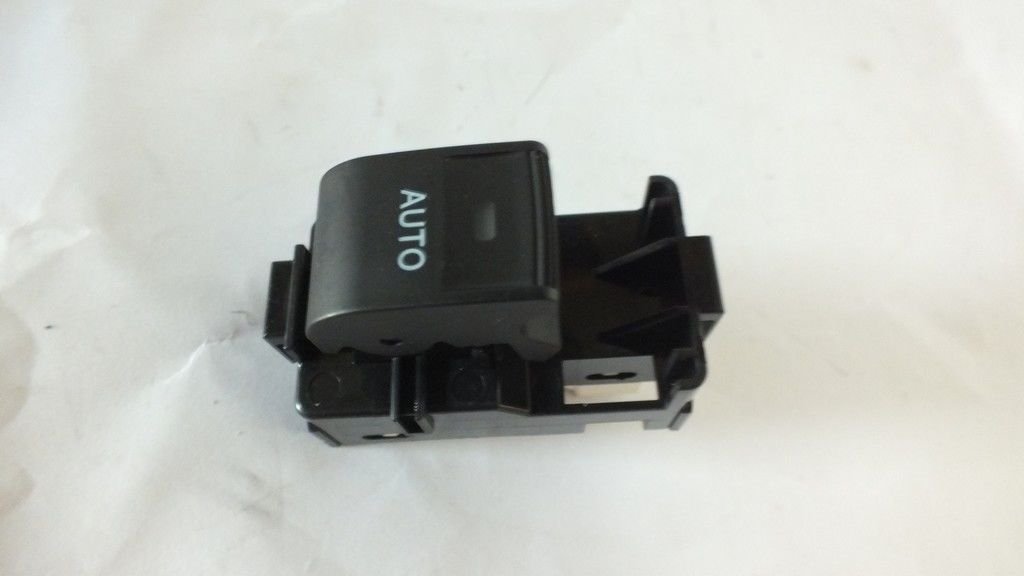 AURIS 2010-2012 CAM DUGMESI ON SAG / ARKA SAG-SOL