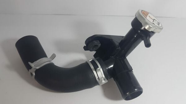 blue dizel radyatör giriş boğazı